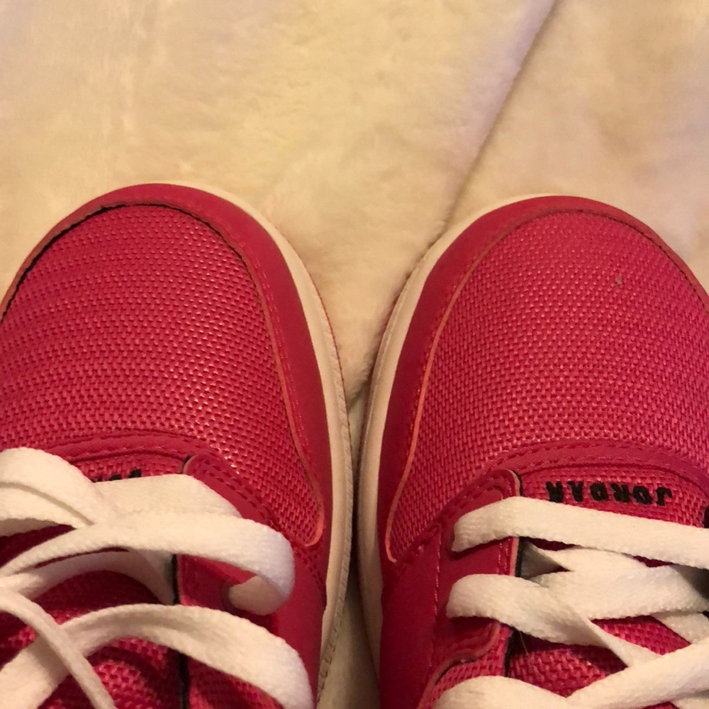 Flawed shoes